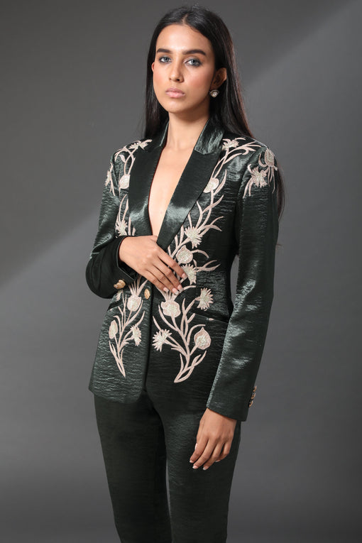 The Art of Effortless Luxury: Zeefaa’s Take on Modern Indian Womenswear