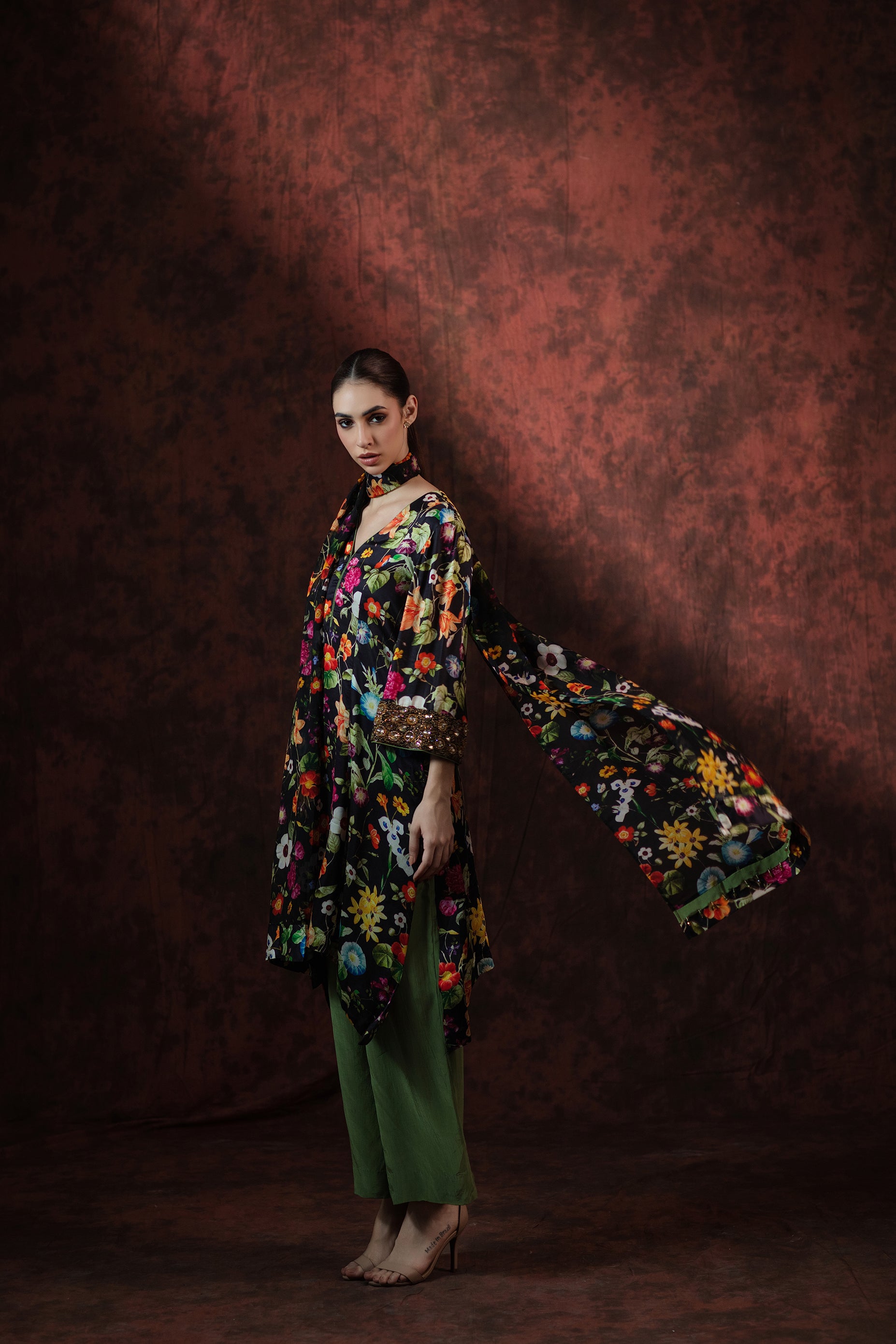 Midnight Bloom Floral Set